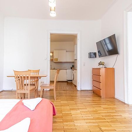 Simple Apartment Near Wiener Stadthalle Esterno foto