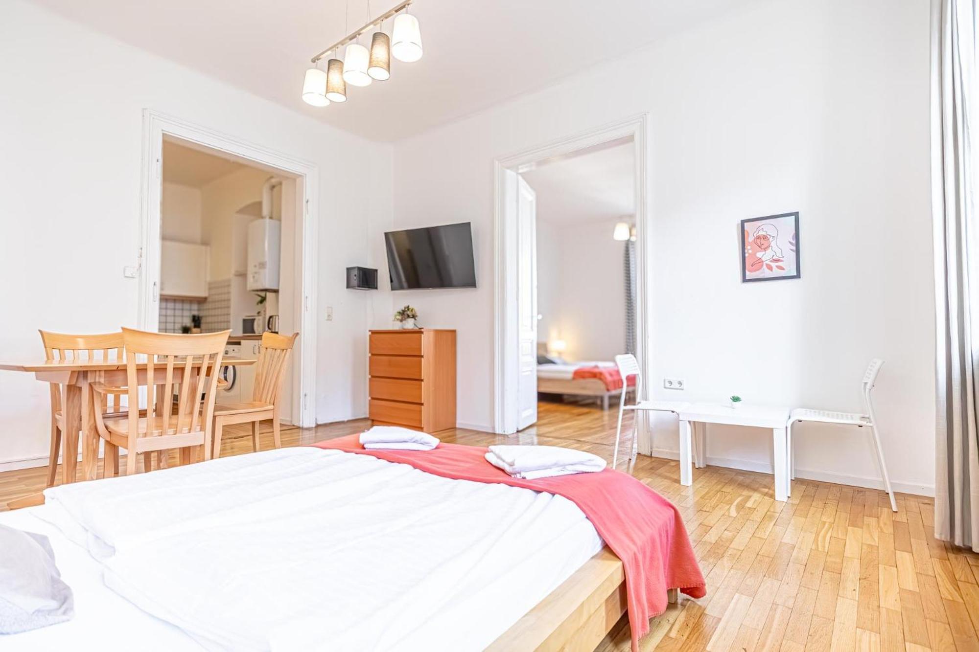 Simple Apartment Near Wiener Stadthalle Esterno foto
