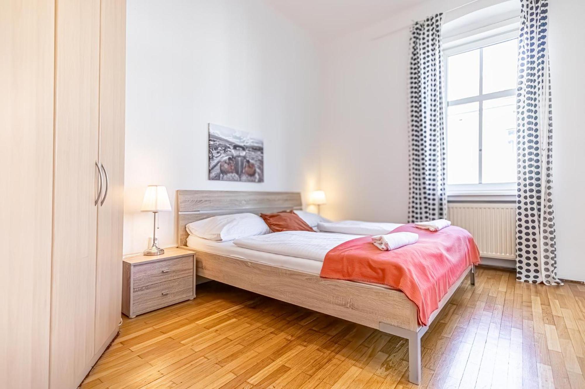 Simple Apartment Near Wiener Stadthalle Esterno foto