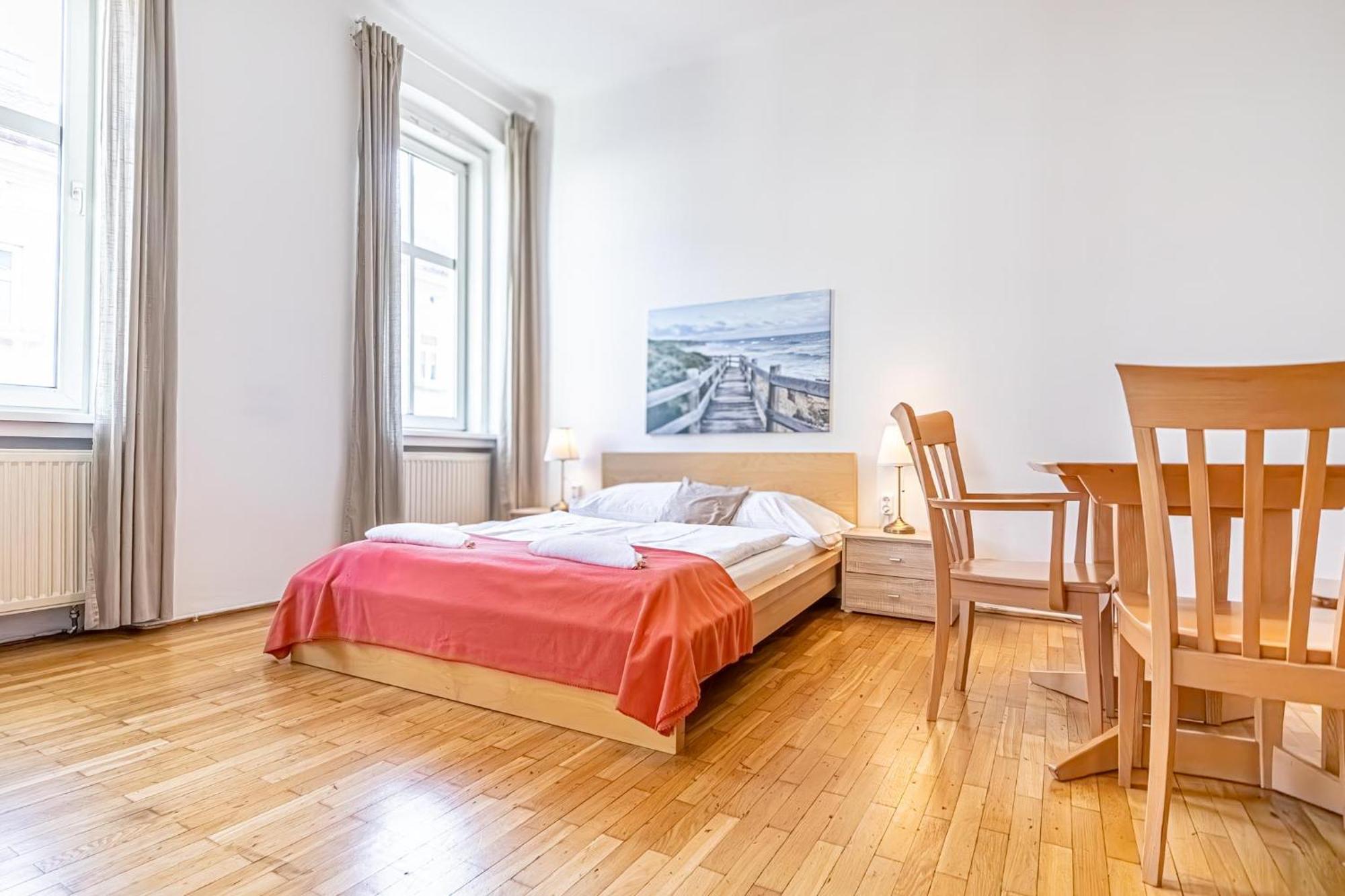 Simple Apartment Near Wiener Stadthalle Esterno foto