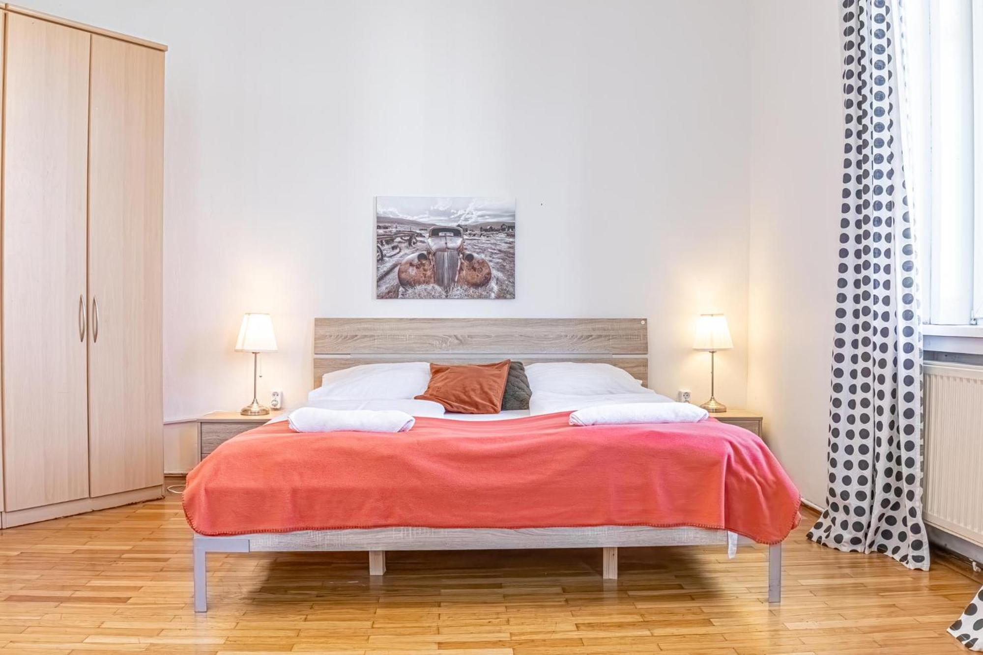 Simple Apartment Near Wiener Stadthalle Esterno foto
