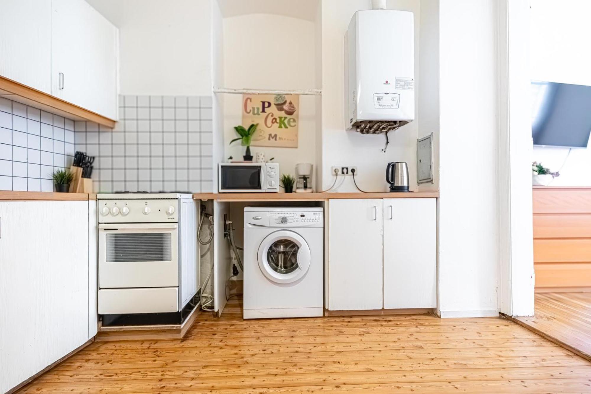 Simple Apartment Near Wiener Stadthalle Esterno foto